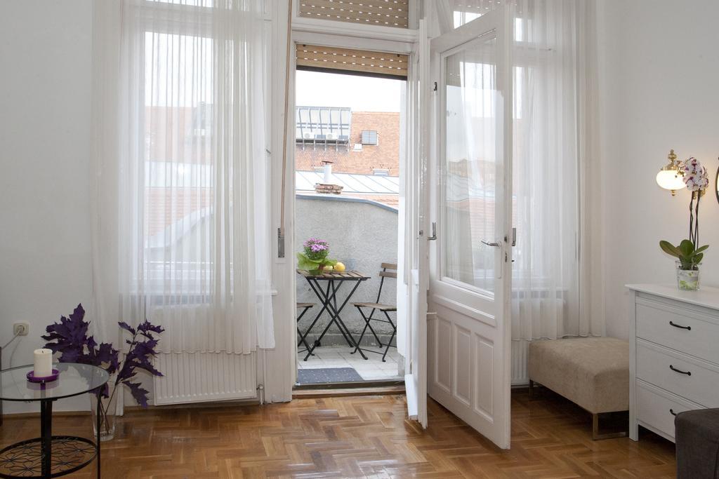 Alice Apartment Budapest Rum bild